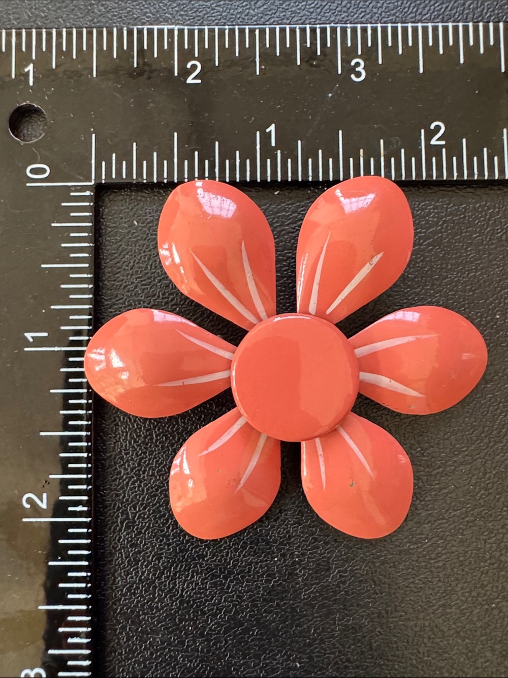 1960s Mod Coral Enamel Daisy Brooch Flower Power Retro Statement - Picture 3 of 3